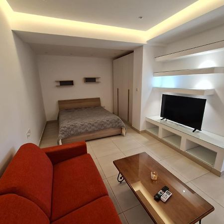 Crescent Corner Apartment Сейнт Полс Бей Екстериор снимка