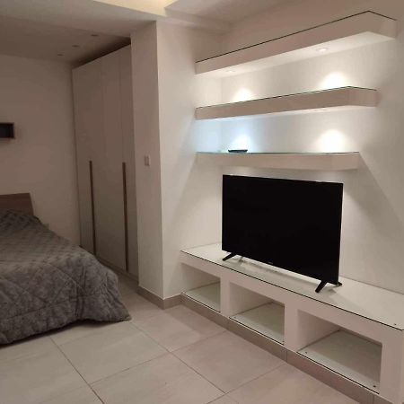 Crescent Corner Apartment Сейнт Полс Бей Екстериор снимка