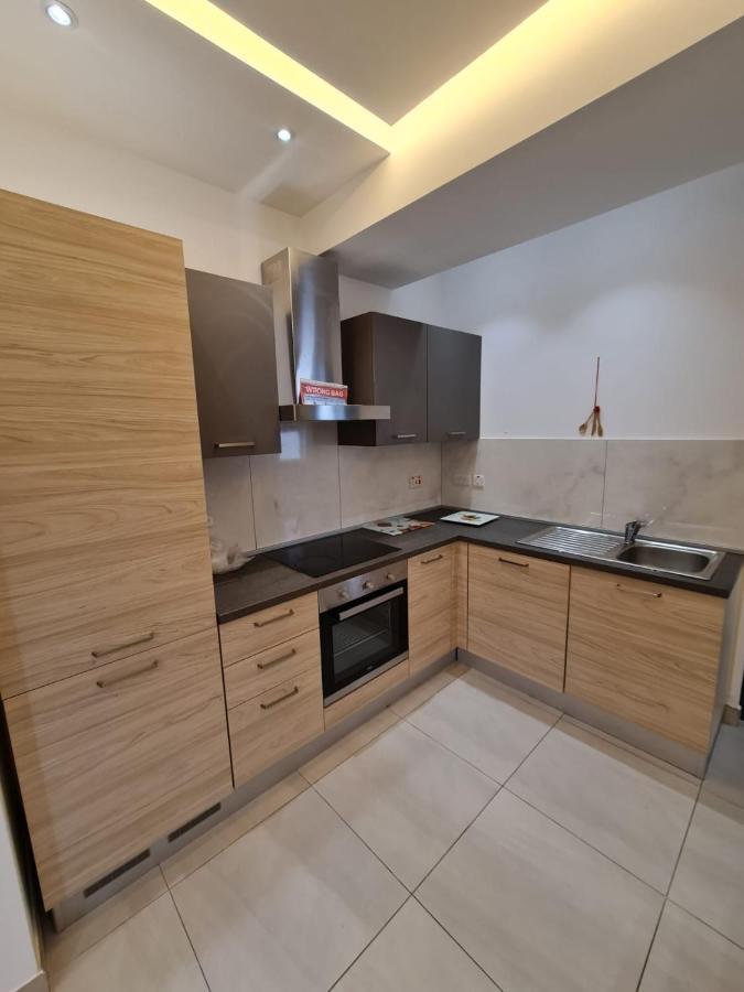 Crescent Corner Apartment Сейнт Полс Бей Екстериор снимка