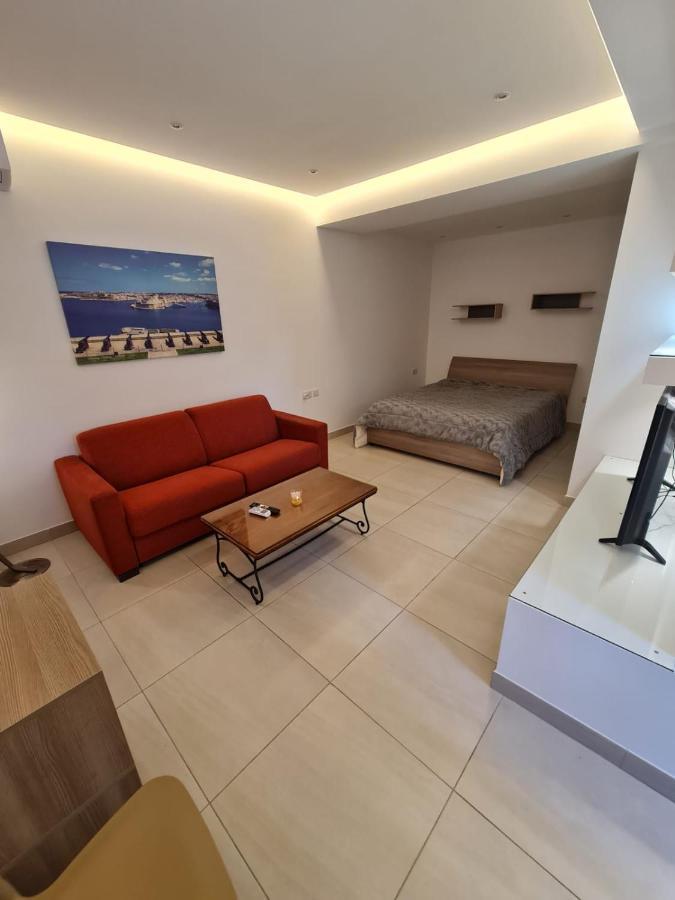 Crescent Corner Apartment Сейнт Полс Бей Екстериор снимка
