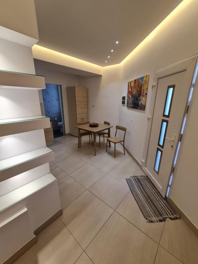 Crescent Corner Apartment Сейнт Полс Бей Екстериор снимка