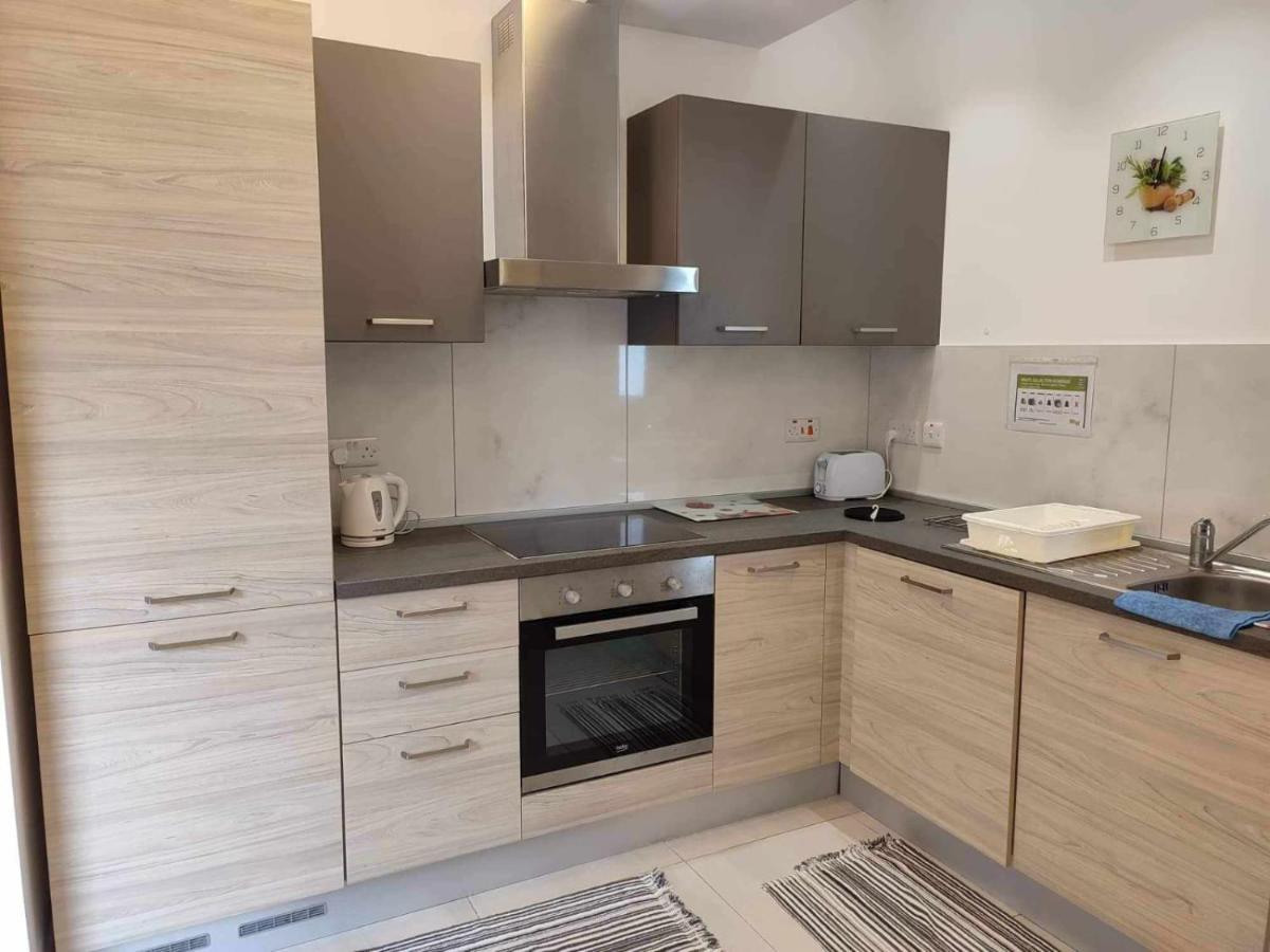 Crescent Corner Apartment Сейнт Полс Бей Екстериор снимка