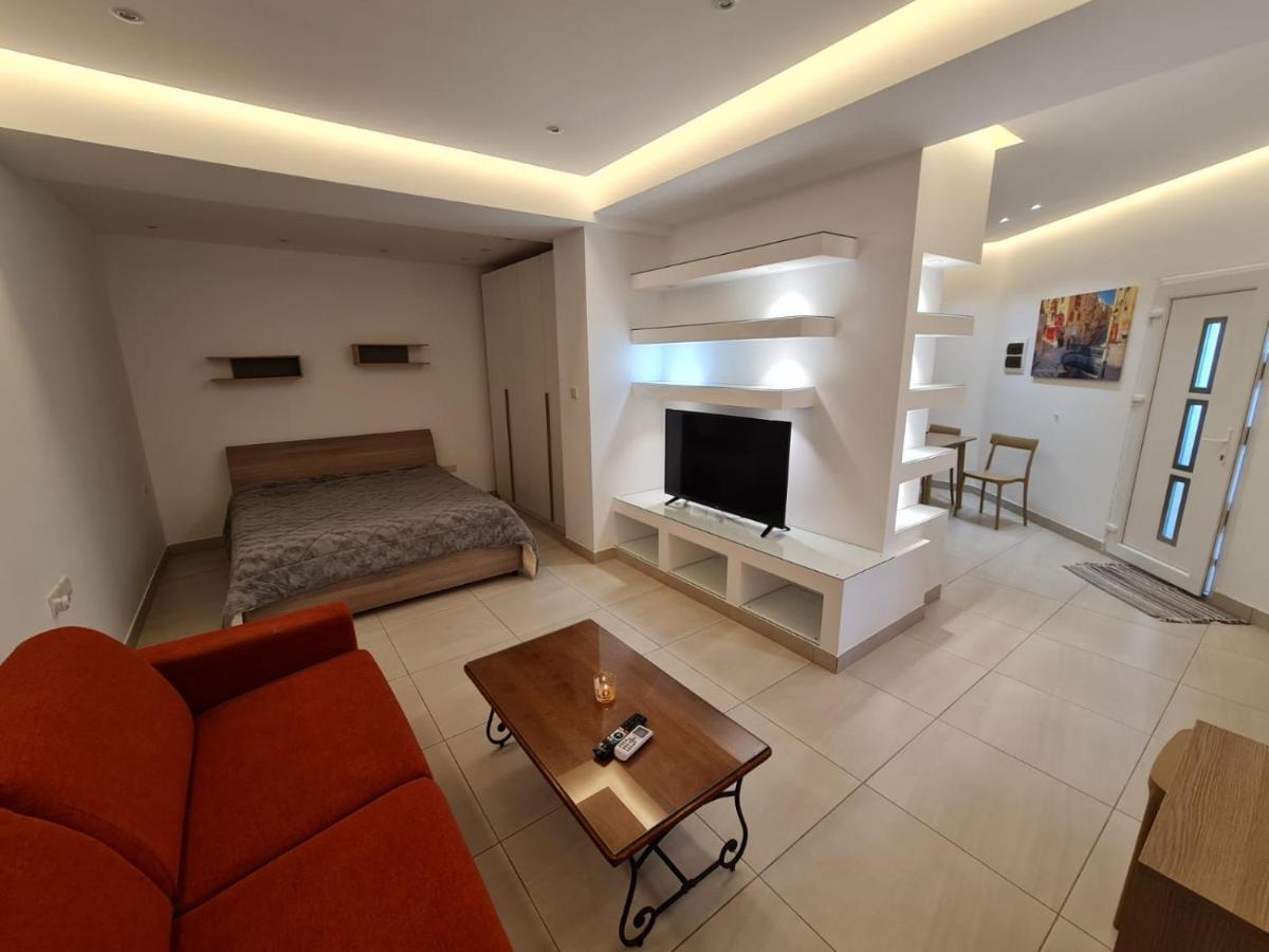 Crescent Corner Apartment Сейнт Полс Бей Екстериор снимка