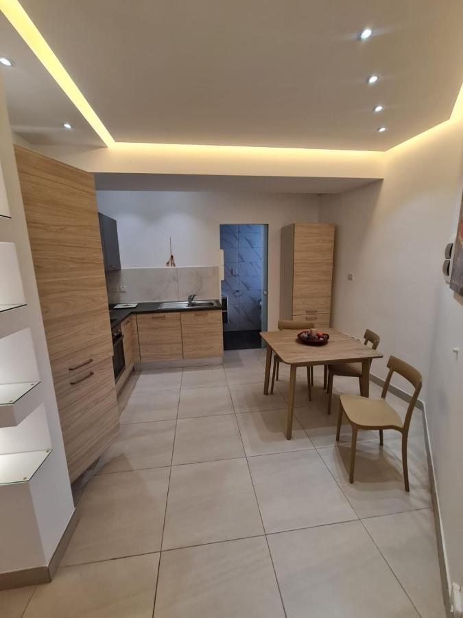 Crescent Corner Apartment Сейнт Полс Бей Екстериор снимка